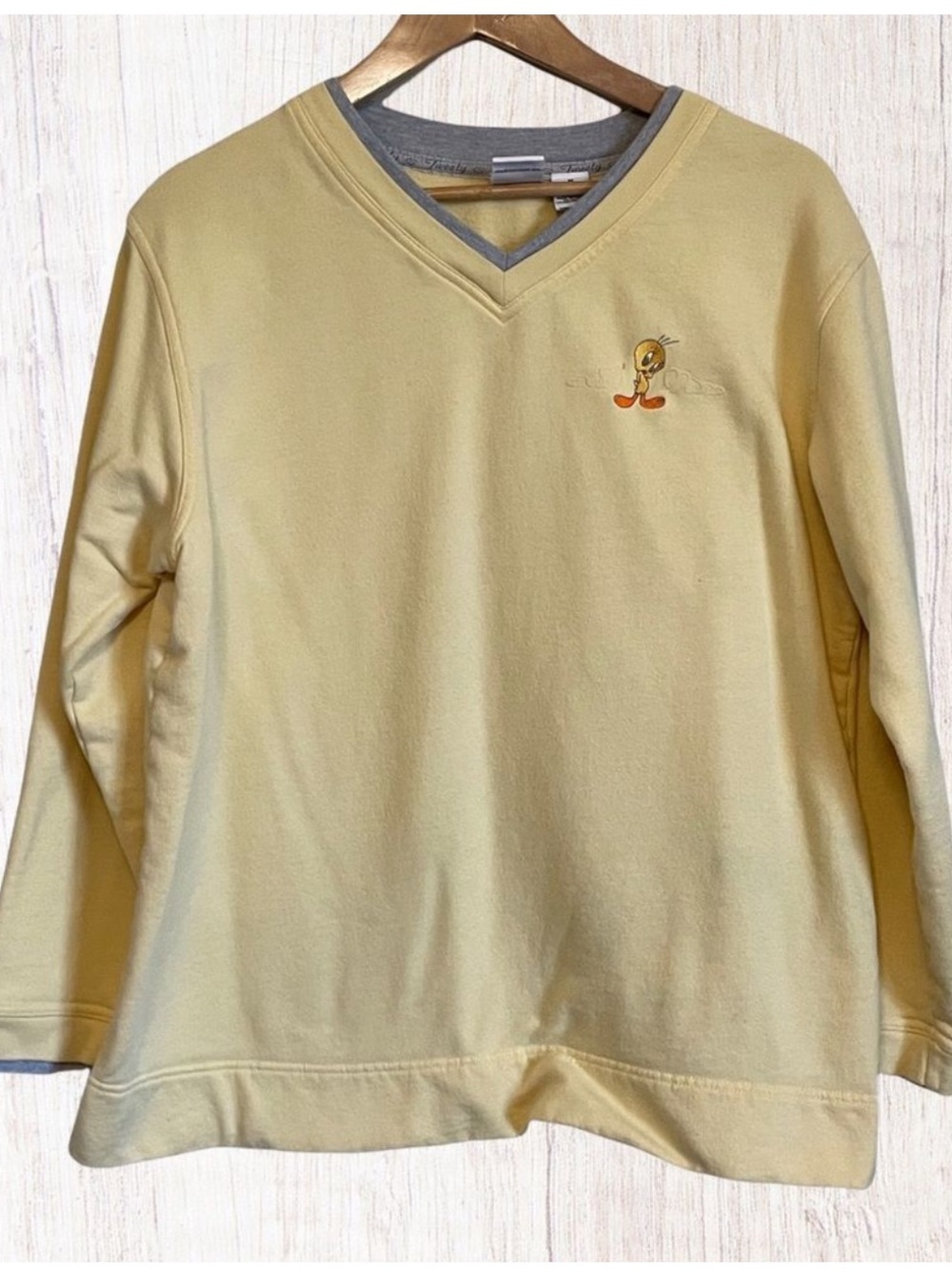Vintage Warner Bros Tweety Bird Yellow Crew Neck Sweatshirt SZ M